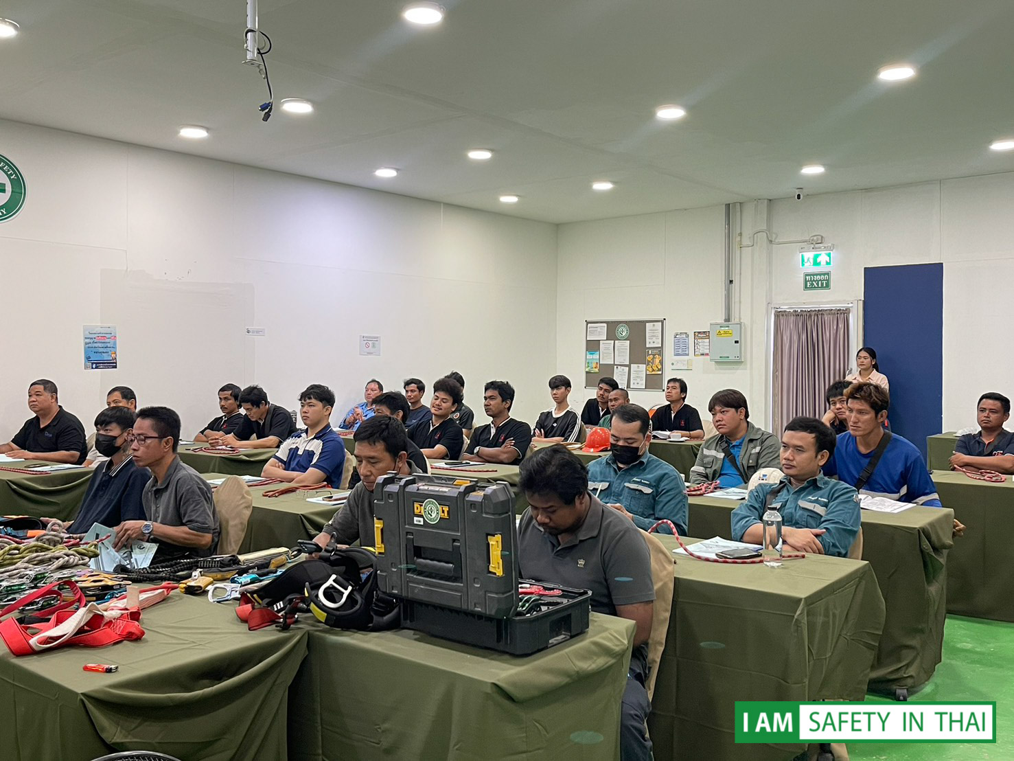 อบรม การทํางานบนที่ สูง ppt 03-04-2569